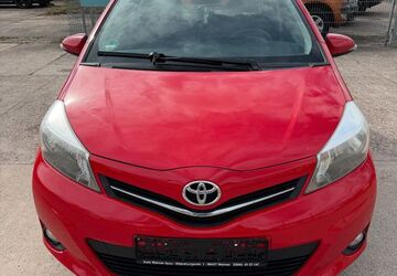Toyota Yaris 125.600 km 5.199 &euro; Weimar 99427
