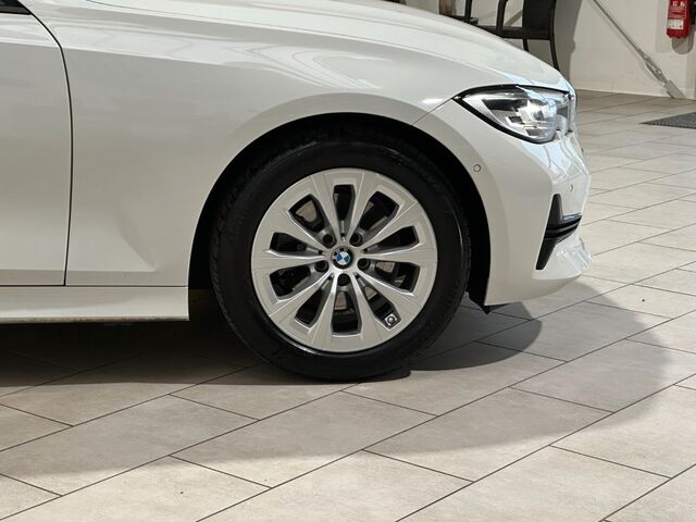 BMW 320 d Touring Advantage Aut Navi*Leder*LED*1.Han 81.294 km 25.980 &euro; Gebesee 99189