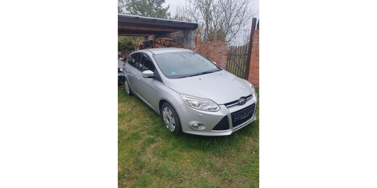 Ford Focus 83.000 km 6.700 &euro; Straußfurt 99634