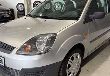 Ford Fiesta 77.094 km 2.900 &euro; Erfurt 99085