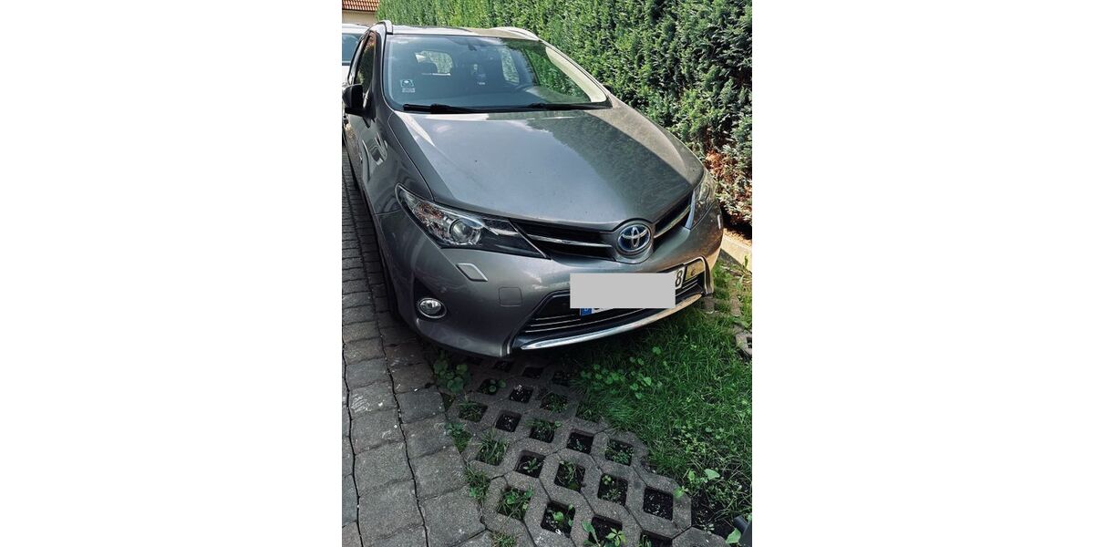 Toyota Auris 235.000 km 9.200 &euro; Nessetal OT Goldbach 99869
