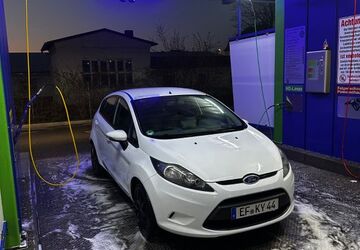Ford Fiesta 146.800 km 2.300 &euro; Erfurt 99086