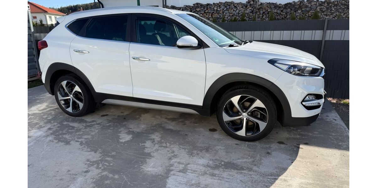 Hyundai TUCSON 81.737 km 19.499 &euro; Ohrdruf 99885