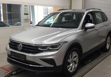 VW Tiguan 51.204 km 28.445 &euro; Erfurt 99098