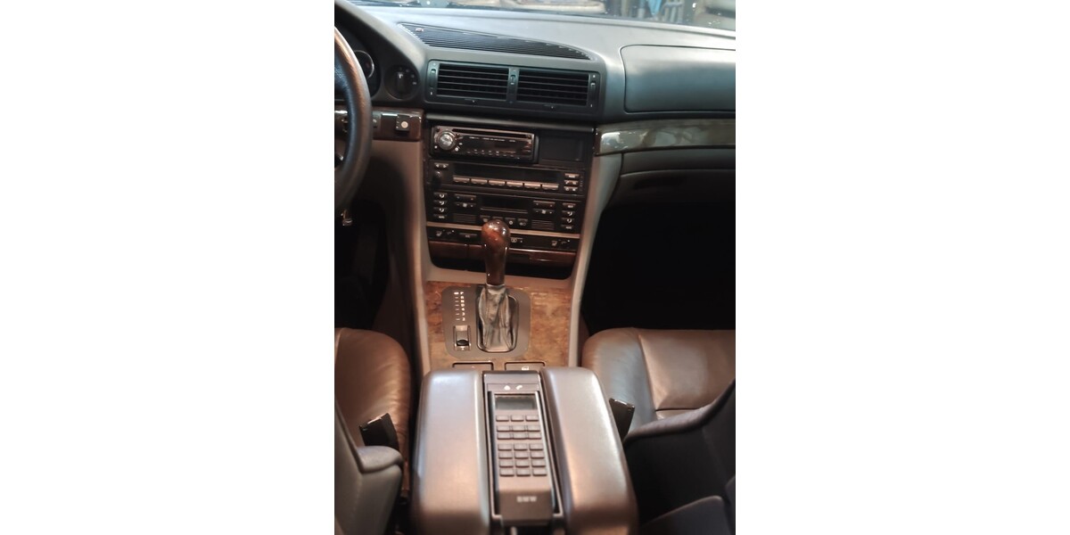 BMW 740 255.486 km 6.500 &euro; Plaue 99338