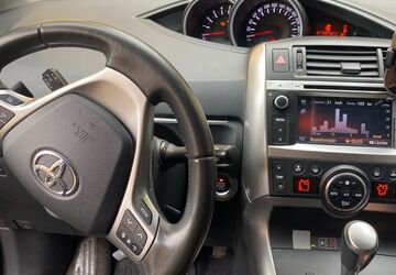 Toyota Verso 185.000 km 8.000 &euro; Weimar 99423