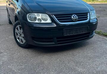 VW Touran 272.000 km 2.699 &euro; Erfurt 99089