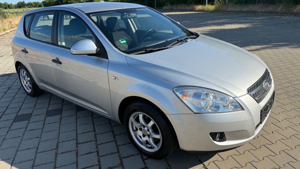 Kia ceed / Ceed 182.000 km 2.850 &euro; Gebesee 99189