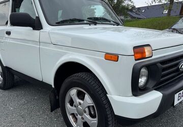 Lada Taiga 70.675 km 8.490 &euro; Weimar 99423
