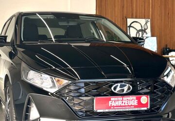 Hyundai i20 22.718 km 16.370 &euro; Großfahner 99100