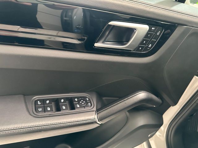 VW Touran 1,2 TSI BMT Comfortline 7-Sitzer*Klima 145.210 km 12.890 &euro; Gebesee 99189