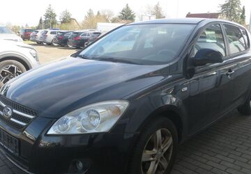 Kia ceed / Ceed 118.000 km 2.490 &euro; Weimar 99425